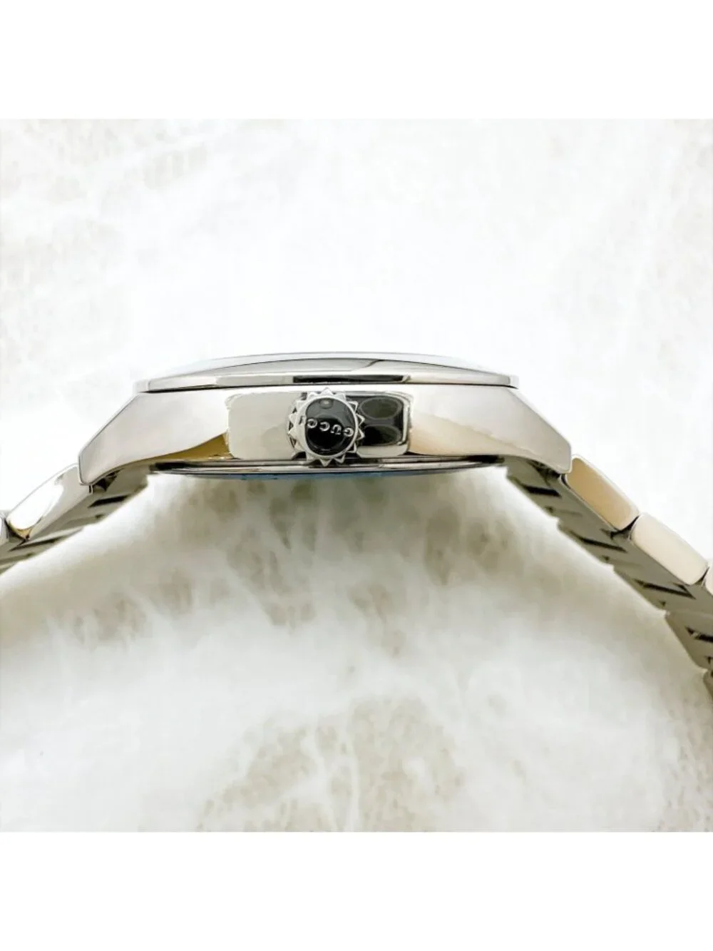 Gucci 142.5 Watch Diamond Quartz Stainless Steel 17